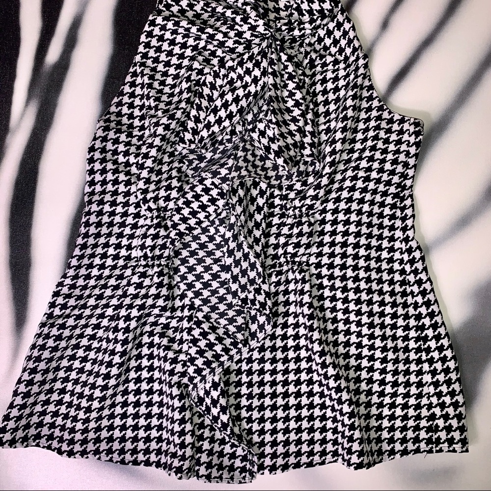 Pixie Hopkins | Houndstooth Ruffle Top - Picture 3 of 5